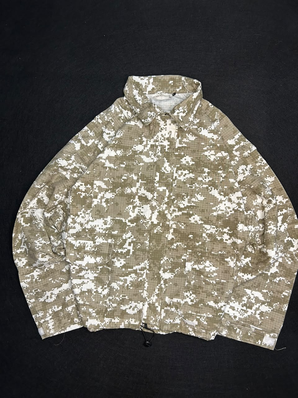 Campera militar pixel